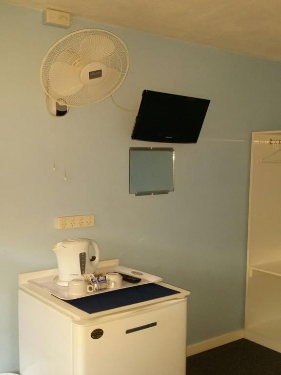 Reef Lodge Backpackers Townsville Exterior photo