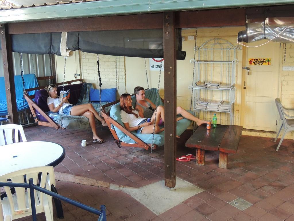 Reef Lodge Backpackers Townsville Exterior photo