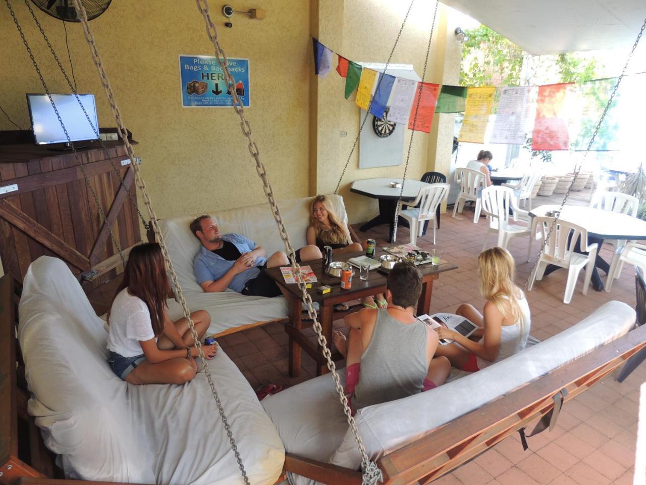 Reef Lodge Backpackers Townsville Exterior photo